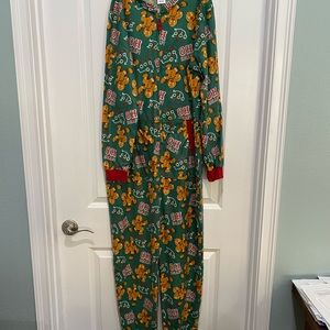 Wembley Unisex Adult onesie holiday pajamas Sz M/S